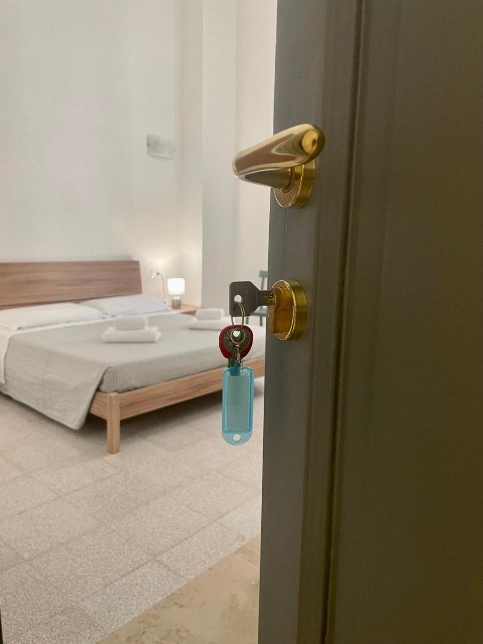 Onlyrooms V - Central & Train Station كالياري المظهر الخارجي الصورة