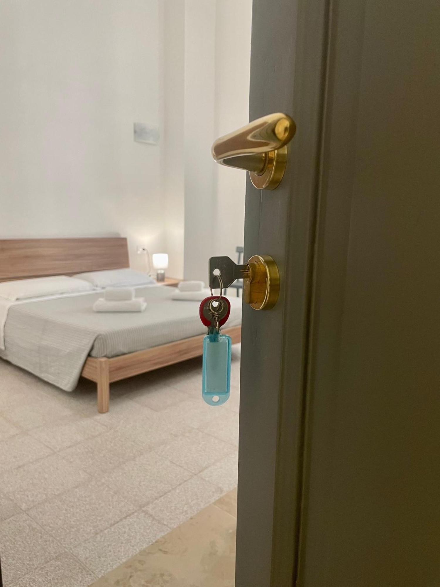 Onlyrooms V - Central & Train Station كالياري المظهر الخارجي الصورة